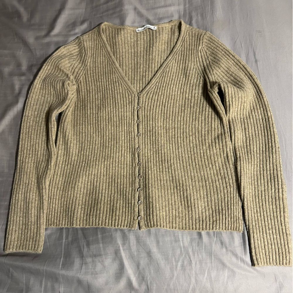 Abercrombie & Fitch
Ribbed Skimming Cardigan Size M